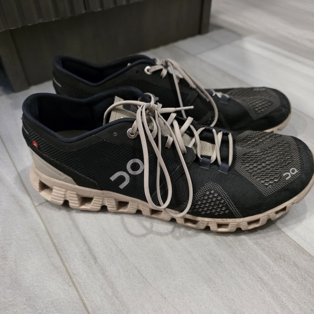 On Running Women's Black and Tan Running Shoes- Size 11, Eur 43